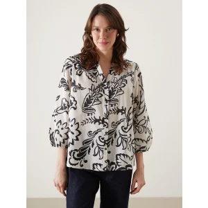 LCWAIKIKI Classic Siyah Kaçık Yaka Çiçekli Kadın Bluz
