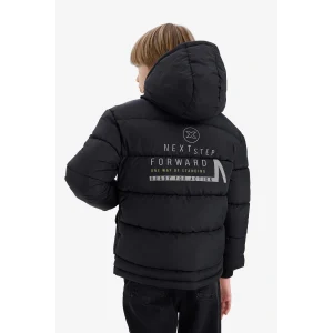 Defacto C5522A8BK27 Siyah Erkek Çocuk Su Geçirmez Kapüşonlu Sırt Baskılı Fermuarlı Şişme Mont