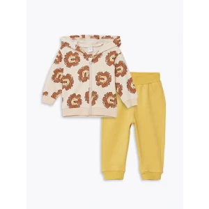 LCW baby Ekru Kapüşonlu Uzun Kollu Baskılı Erkek Bebek Hırka ve Pantolon 2li Takım