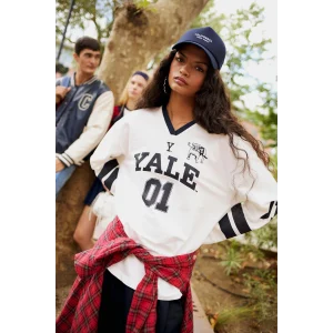 Defacto F9520AXWT32 Beyaz Coool Yale University Regular Fit V Yaka Uzun Kollu Tişört