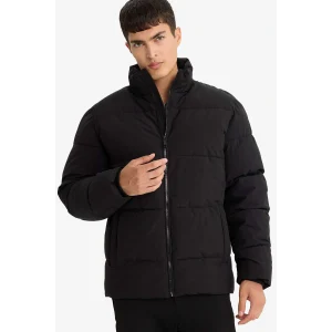 Defacto E9991AXBK27 Siyah Su İtici Regular Fit Dik Yaka Fermuarlı Cepli Mont