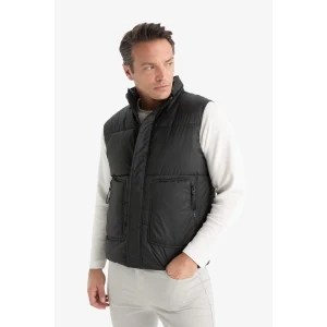 Defacto C5818AXBK27 Siyah Su İtici Regular Fit Dik Yaka Fermuarlı İç Cepli Mevsimlik Şişme Yelek