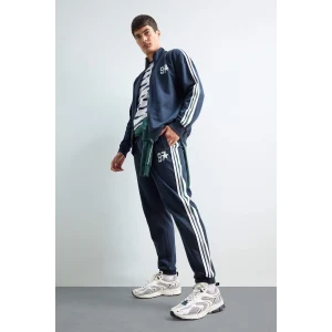 Defacto E9665AXNV64 Lacivert Regular Fit Beli Bağcıklı Cepli Paçası Lastikli Baskılı Jogger Eşofman Altı