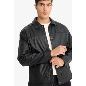 Defacto F9779AXBK27 Siyah Su İtici Regular Fit Çıtçıtlı Suni Deri İç Cepli Ceket Mont