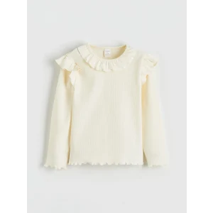 LCW baby Ekru Yaka ve Omuzları Fırfırlı Kız Bebek Tişört
