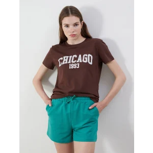 XSIDE Kahverengi Bisiklet Yaka Chicago Baskılı Kadın Tişört