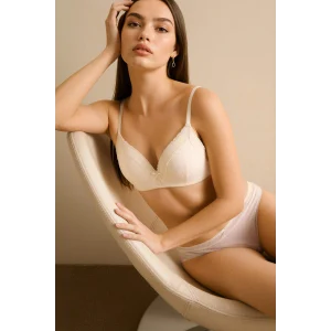 Defacto G2638AXWT16 Beyaz Dantel Detaylı Tül Kaplı Pedli Balenli Tişört Bra