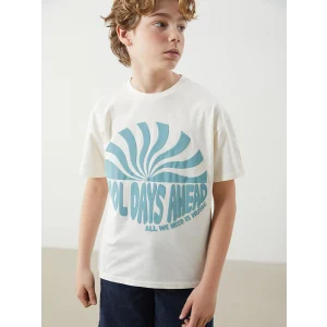 LCW Kids Ekru Bisiklet Yaka Baskılı Penye Kabartmalı Erkek Çocuk Tişört