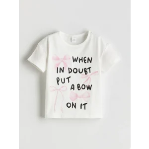 LCW Kids Ekru Kurdele Detaylı Penye Kız Çocuk Tişört