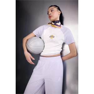 Defacto G0685AXER105 Ekru NBA Los Angeles Lakers Slım Fıt Pamuklu Kısa Kollu Tişört