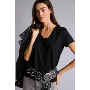 Defacto W9204AZBK81 Siyah Regular Fıt V Yaka Basıc Düz Kısa Kollu Tişört