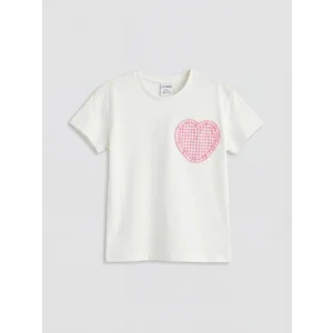LCW Kids Ekru Bisiklet Yaka Kalp Detaylı Kız Çocuk Tişört