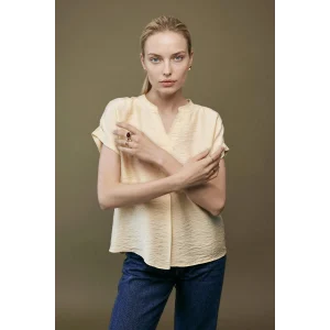 Defacto G2963AXYL250 Sarı Relax Fıt Kaçık Yaka Kısa Kollu Bluz