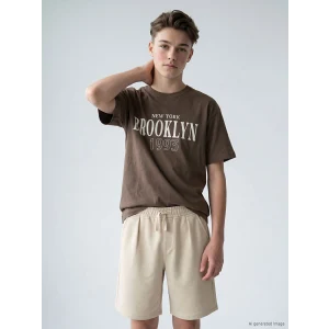 LCW Kids Kahverengi Standart Fit New York Baskılı Erkek Çocuk Tişört