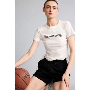 Defacto G9458AXER105 Ekru NBA Brooklyn Nets Slım Fıt Bisiklet Yaka Sporcu Ribana Kısa Kollu Tişört