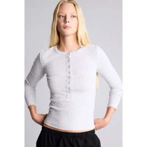 Defacto I6397AXGR256 Gri Fitted Fitilli Yarım Düğmeli Henley Yaka Uzun Kollu Basic Tişört
