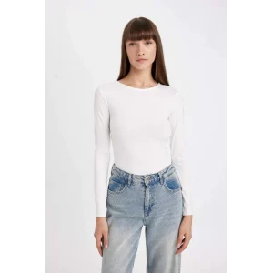 D3756 Beyaz Slim Fit Dar Kesim Bisiklet Yaka Basic Düz Uzun Kollu Tişört