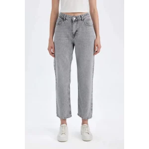 D8104 Straight Fit Yüksek Bel Bilek Boy Jean Yıkamalı Pantolon