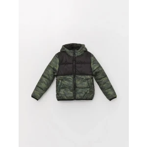 LCW Kids Haki Kapüşonlu Kamuflaj Desenli Erkek Çocuk Şişme Mont