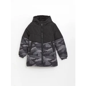 LCW Kids Siyah Kapüşonlu Erkek Çocuk Mont