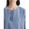 LCW Grace MAVİ Bağlamalı Yaka Nakışlı Kadın Bluz