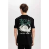 Defacto D5467 Siyah Rick and Morty Regular Fit Bisiklet Yaka Sırt Baskılı Kısa Kollu Tişört