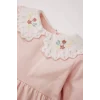 Defacto D9565 Pembe Kız Bebek Bebe Yaka Çiçek Nakışlı Uzun Kollu Twill Elbise