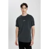 Defacto B4650 Antrasit Comfort Regular Fit Rahat Kalıp Bisiklet Yaka Sırt Baskılı Kısa Kollu Tişört