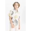 Defacto B6114 Ekru Erkek Çocuk Oversize Geniş Kalıp Polo Yaka Desenli Kısa Kollu Gömlek