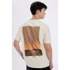 Defacto C6241 Bej Regular Fit Bisiklet Yaka Sırt Baskılı Kısa Kollu Tişört