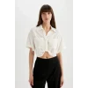 Defacto C7799 Ekru Crop Gömlek Yaka Twill Kısa Kollu Bluz
