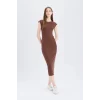 Defacto D5220 Kahve Bodycon Vücudu Saran Bisiklet Yaka Ribana Kısa Kollu Midi Elbise