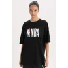 Defacto Z9313 Siyah DeFactoFit NBA Wordmark Boxy Fit Bisiklet Yaka Kısa Kollu Tişört