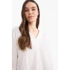 Defacto F1752 Ekru Regular Fit Kaçık Yaka Basic Düz Yarım Kollu Bluz