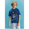 Defacto C6259 Mavi Erkek Çocuk Bisiklet Yaka Renk Şekil Değiştiren Baskılı Kısa Kollu Tişört