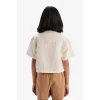 Defacto D9146 Beyaz Kız Çocuk Cropped Fit Müslin Kısa Kollu Gömlek