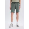 Defacto B8673 Yeşil %100 Pamuk Slim Fit Dar Kesim Dar Paça Cepli Basic Düz Şort