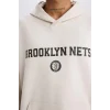 Defacto D6711 Bej DeFactoFit NBA Brooklyn Nets Oversize Geniş Kalıp Kapüşonlu Sırt Baskılı Skuba Dalgıç Kumaş Sweatshirt