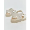 LCW STEPS Ekru Çapraz Bantlı Kız Bebek Sandalet