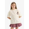 Defacto E0357 Ekru Kız Çocuk Oversize Geniş Kalıp Bisiklet Yaka Sırt Baskılı Kısa Kollu Tişört
