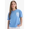 Defacto E0354 Mavi Kız Çocuk Relax Fit Bisiklet Yaka Sırt Baskılı Kısa Kollu Tişört