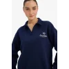 Defacto G7014AXNV251 Lacivert Relax Fit Polo Yaka Baskılı Kalın Sweatshirt