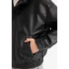 Defacto D2427AXBK27 Siyah Su İtici Oversize Fit Geniş Kalıp Dik Yaka İç Cepli Çıtçıt Kapamalı Beli Lastikli Deri Ceket Mont