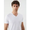 LCWAIKIKI Classic Beyaz V Yaka Kısa Kollu Penye Erkek Tişört