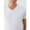LCWAIKIKI Classic Beyaz V Yaka Kısa Kollu Penye Erkek Tişört