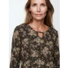 LCW Grace Siyah Bisiklet Yaka Çiçekli Bluz