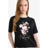 Defacto G9257AXBK81 Siyah Regular Fıt Bisiklet Yaka Çiçekli Kısa Kollu Tişört