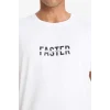Defacto F2762AXWT34 Beyaz Hızlı Kuruyan Slim Fit Dar Kesim Bisiklet Yaka Baskılı Sporcu Kısa Kollu Tişört