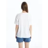 LCW Vision Beyaz Bisiklet Yaka Baskılı Kısa Kollu Oversize Kadın Tişört