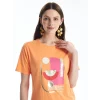 LCWAIKIKI Basic Turuncu Bisiklet Yaka Baskılı Kısa Kollu Kadın Tişört